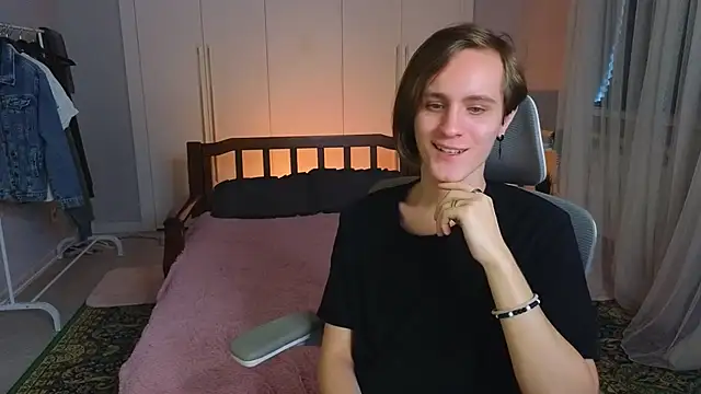 Snapshot of nikompell chatting on 02/23/25, 03:24 nikompell online show from 02/23/25, 03:24