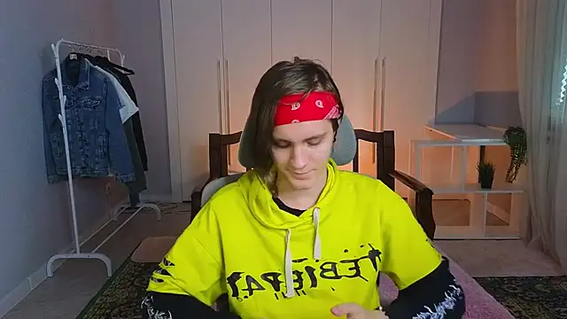 Snapshot of nikompell chatting on 03/22/25, 02:27 nikompell online show from 03/22/25, 02:27