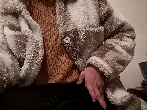 filipasantosx online show from 02/16/25, 08:11