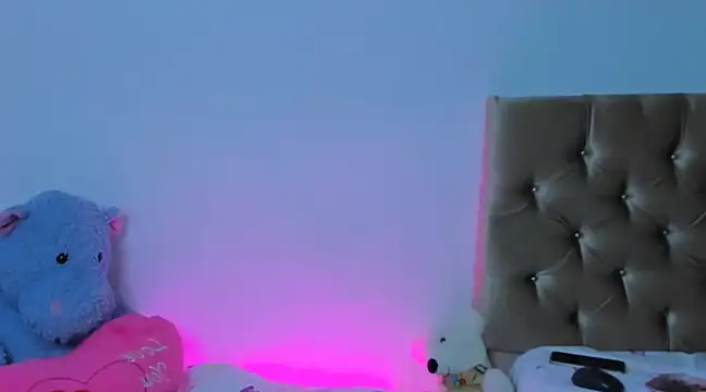 StassieBell online show from 02/13/25, 04:00