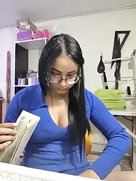 aleejhandraa online show from 01/31/25, 08:22