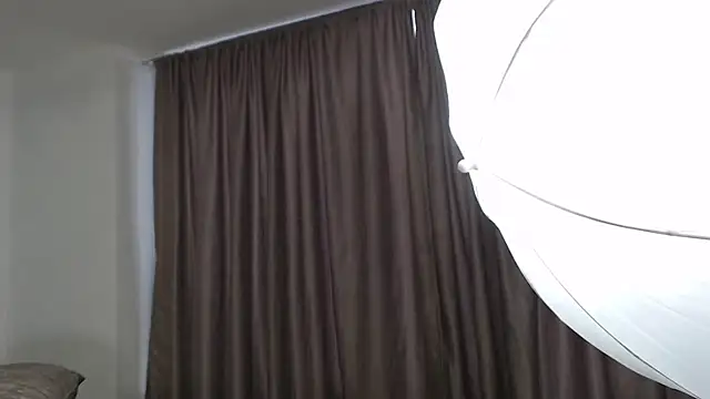 aleejhandraa online show from 10/03/25, 09:12