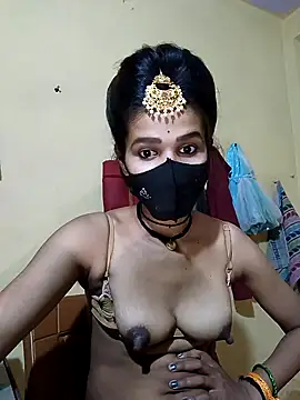 Snapshot of Hoty_girl_143 chatting on 03/08/25, 09:50 Hoty girl 143 online show from 03/08/25, 09:50