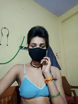 Snapshot of Hoty_girl_143 chatting on 03/21/25, 03:22 Hoty girl 143 online show from 03/21/25, 03:22