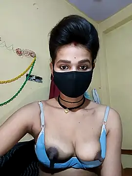 Snapshot of Hoty_girl_143 chatting on 03/23/25, 04:05 Hoty girl 143 online show from 03/23/25, 04:05