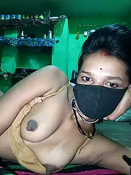 Snapshot of Hoty_girl_143 chatting on 09/22/25, 01:40 Hoty girl 143 online show from 09/22/25, 01:40