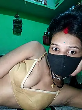 Snapshot of Hoty_girl_143 chatting on 10/14/25, 05:52 Hoty girl 143 online show from 10/14/25, 05:52