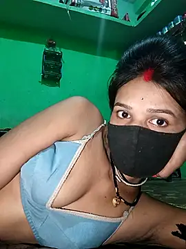 Snapshot of Hoty_girl_143 chatting on 10/16/25, 06:25 Hoty girl 143 online show from 10/16/25, 06:25