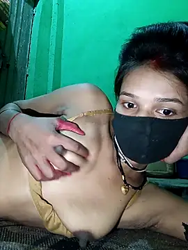 Snapshot of Hoty_girl_143 chatting on 10/20/25, 02:56 Hoty girl 143 online show from 10/20/25, 02:56