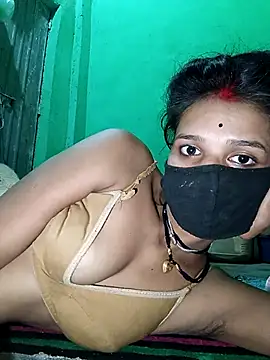 Snapshot of Hoty_girl_143 chatting on 11/12/25, 04:57 Hoty girl 143 online show from 11/12/25, 04:57