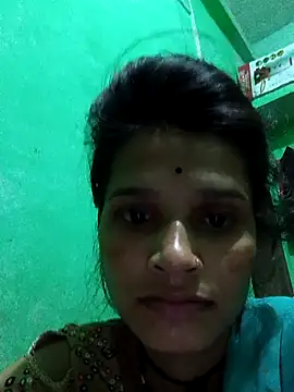 Snapshot of Hoty_girl_143 chatting on 11/23/25, 11:15 Hoty girl 143 online show from 11/23/25, 11:15