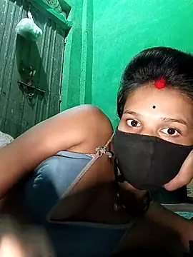 Snapshot of Hoty_girl_143 chatting on 11/24/25, 12:05 Hoty girl 143 online show from 11/24/25, 12:05