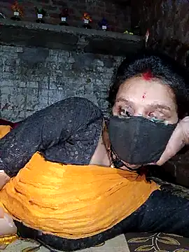 Hoty girl 143 online show from 04/23/26, 01:40