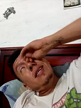 Snapshot of Valentino_hotboy chatting on 10/27/25, 03:32 Valentino hotboy online show from 10/27/25, 03:32