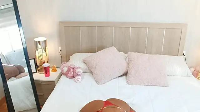 Snapshot of IamCrystal2 chatting on 12/13/24, 02:05 IamCrystal2 online show from 12/13/24, 02:05