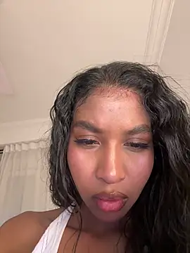 IamCrystal2 online show from 04/23/26, 01:51