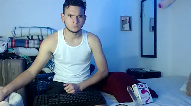 Snapshot of Latin_Boy24 chatting on 02/07/25, 05:40 Latin Boy24 online show from 02/07/25, 05:40