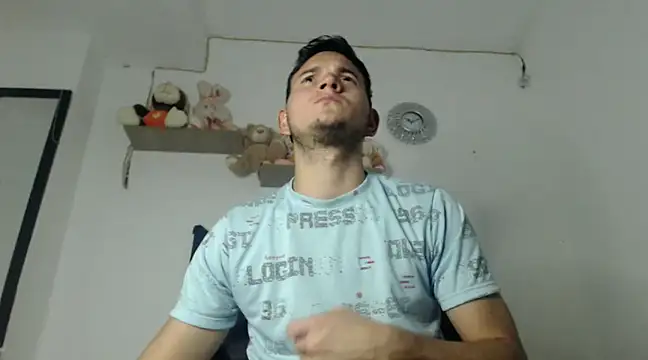 Snapshot of Latin_Boy24 chatting on 03/04/25, 02:06 Latin Boy24 online show from 03/04/25, 02:06