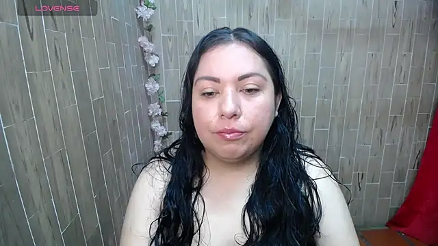 Snapshot of solyeria chatting on 05/25/26, 01:28 solyeria online show from 05/25/26, 01:28
