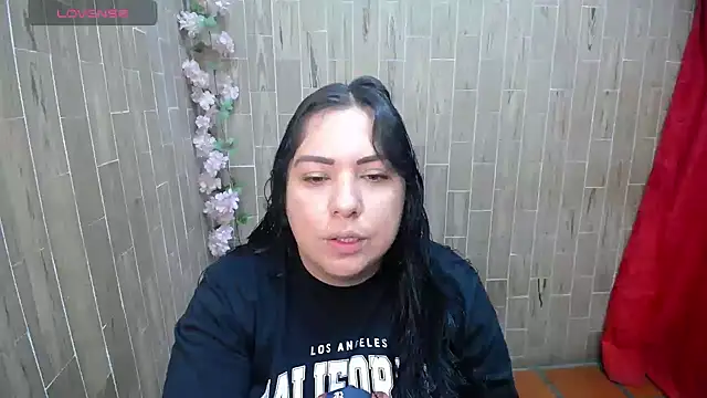 Snapshot of solyeria chatting on 06/04/26, 12:16 solyeria online show from 06/04/26, 12:16