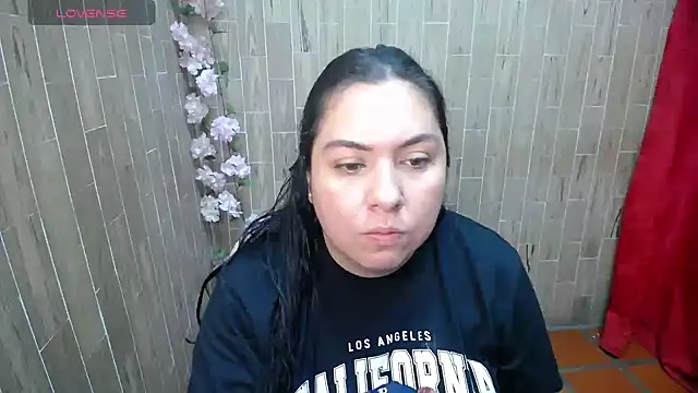 Snapshot of solyeria chatting on 06/08/26, 12:36 solyeria online show from 06/08/26, 12:36