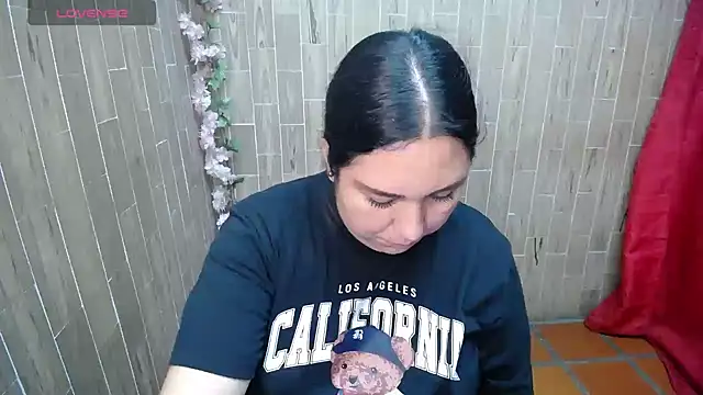 Snapshot of solyeria chatting on 07/19/26, 04:05 solyeria online show from 07/19/26, 04:05