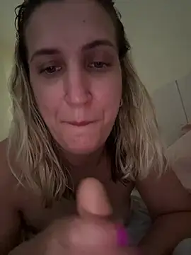 Snapshot of Bia_sexynovaes chatting on 01/15/25, 06:19 Bia sexynovaes online show from 01/15/25, 06:19