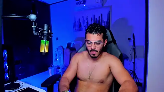 BrunoD31 online show from 11/25/25, 04:01