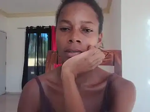 Snapshot of adele-33 chatting on 02/24/25, 08:14 adele-33 online show from 02/24/25, 08:14