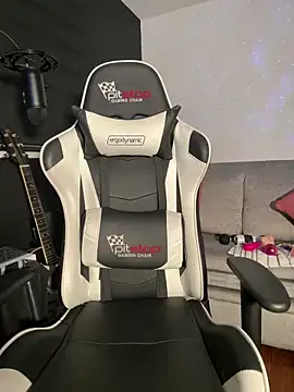 missycanoo online show from 03/03/25, 02:36