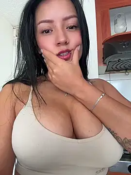 Snapshot of missycanoo chatting on 05/18/26, 03:29 missycanoo online show from 05/18/26, 03:29