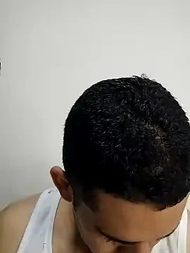 Snapshot of CRISTHIAN_GREY01 chatting on 12/27/24, 05:42 CRISTHIAN GREY01 online show from 12/27/24, 05:42