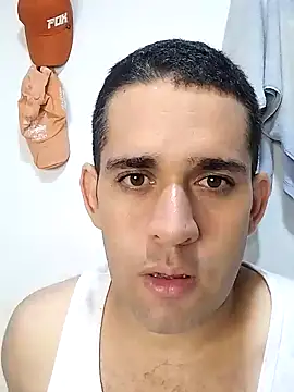 Snapshot of CRISTHIAN_GREY01 chatting on 01/12/25, 06:06 CRISTHIAN GREY01 online show from 01/12/25, 06:06