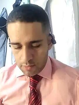 Snapshot of CRISTHIAN_GREY01 chatting on 01/24/25, 03:11 CRISTHIAN GREY01 online show from 01/24/25, 03:11