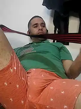 Snapshot of CRISTHIAN_GREY01 chatting on 02/14/25, 06:40 CRISTHIAN GREY01 online show from 02/14/25, 06:40