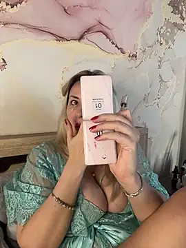 LanaShockk online show from 04/08/26, 02:39