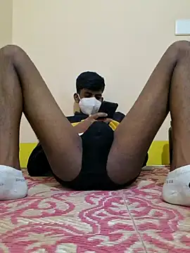 Snapshot of KissesBoyAD chatting on 12/04/24, 07:12 KissesBoyAD online show from 12/04/24, 07:12