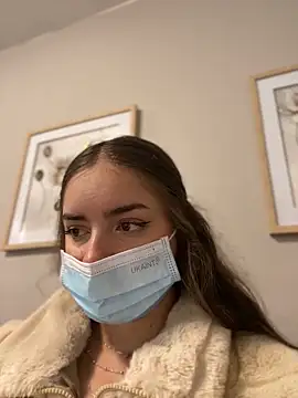 imlindapink online show from 01/31/25, 04:17