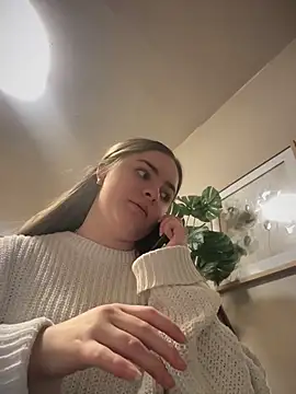 imlindapink online show from 11/25/25, 05:02