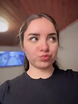 Snapshot of imlindapink chatting on 01/08/26, 06:43 imlindapink online show from 01/08/26, 06:43