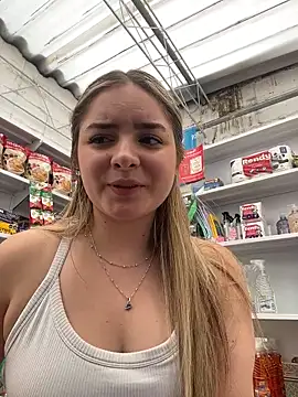 Snapshot of imlindapink chatting on 01/31/26, 07:11 imlindapink online show from 01/31/26, 07:11