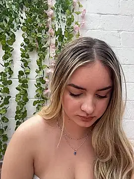 Snapshot of imlindapink chatting on 02/06/26, 05:16 imlindapink online show from 02/06/26, 05:16