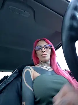 Snapshot of bambolinaofficial chatting on 02/13/26, 04:36 bambolinaofficial online show from 02/13/26, 04:36