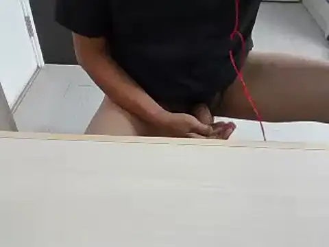 Snapshot of XiaoGuoGuo284512 chatting on 12/21/24, 04:41 XiaoGuoGuo284512 online show from 12/21/24, 04:41