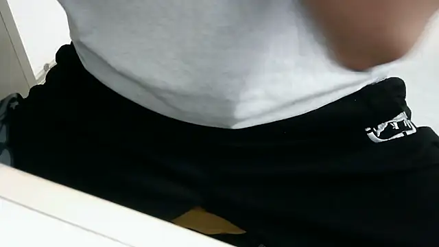 Snapshot of XiaoGuoGuo284512 chatting on 01/31/25, 08:43 XiaoGuoGuo284512 online show from 01/31/25, 08:43