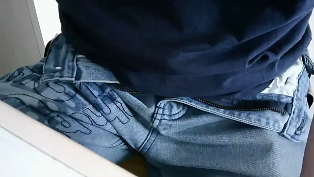 Snapshot of XiaoGuoGuo284512 chatting on 11/25/25, 05:29 XiaoGuoGuo284512 online show from 11/25/25, 05:29