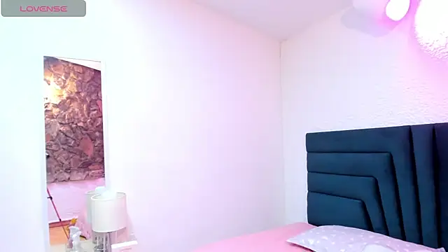 Snapshot of LisaWhite_ chatting on 12/02/24, 03:26 LisaWhite online show from 12/02/24, 03:26