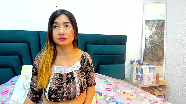 Snapshot of LisaWhite_ chatting on 03/13/25, 11:27 LisaWhite online show from 03/13/25, 11:27