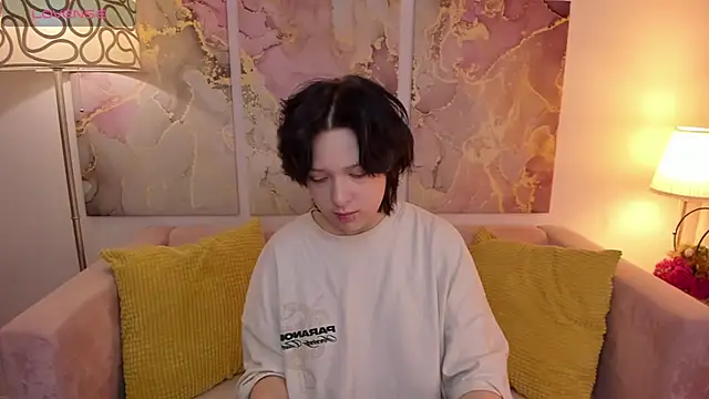 Snapshot of fiamoory chatting on 01/14/25, 01:36 fiamoory online show from 01/14/25, 01:36