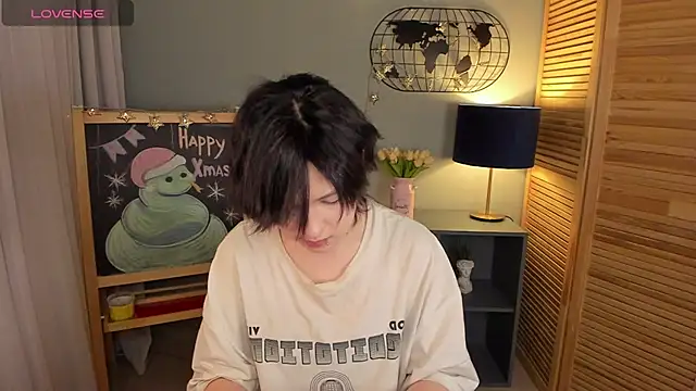 Snapshot of fiamoory chatting on 02/01/25, 01:23 fiamoory online show from 02/01/25, 01:23